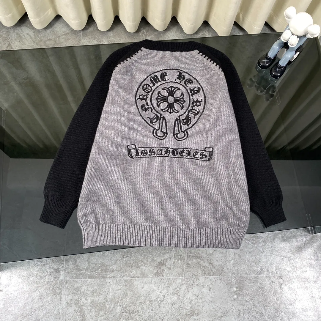 P280 ChromeHearts popular Chrome Hearts CH Sanskrit horseshoe cross embroidery button cardigan jacket raglan sleeve sweater, contrasting color splicing raglan round neck knitted sweater, unique knitting texture, soft and skin-friendly, classic pattern embroidery on the front and back. Retro chic. The contrasting color raglan sleeve design and the thick stitching craftsmanship at the joints make it look great when worn alone or layered! The fit is loose and slimming! Fashionable patchwork colored sweater, colorfully intertwined, with clear layers, warm and slimming. Whether worn alone or layered, you can easily control various styles and show your personal charm. The raglan sleeves are shoulder-width in contrasting colors and have ultra-detailed embroidery on the front and back, giving it a casual street feel. It looks great when worn alone! The sleeves are designed with contrasting colors and seams, and the round neck style reveals the neck and flatters the face shape! Wool blend knitted fabric, soft, comfortable and warm to the touch. Contrasting color design➕Loose fit, not flattering on your body shape and slimming, not to mention how easy it is to wear! Basic, versatile and fashionable classic! Black and white are versatile! Black and gray high-end! Couples get involved!  Color: black and white/black gray Size: S~M~L